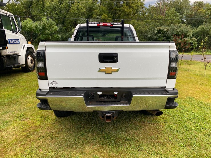 2015-chevrolet-2500-image-7