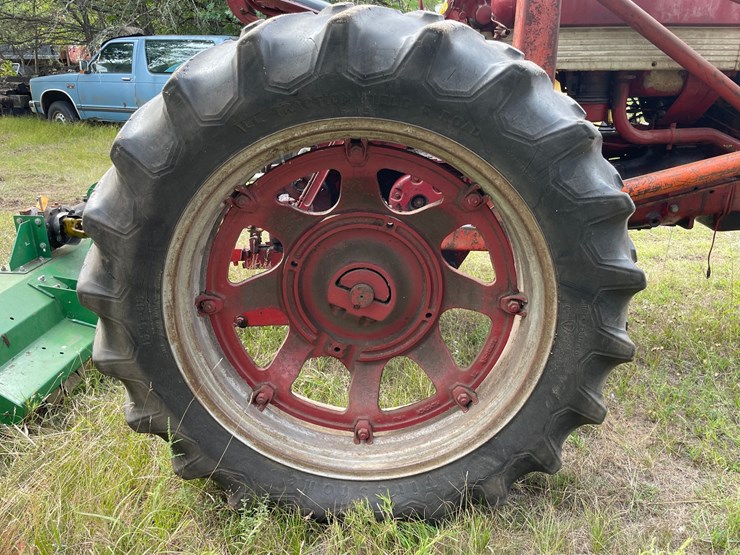 #6202-•-farmall-460-loader-tractor-image-35