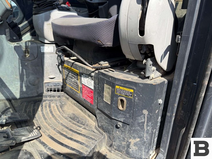 2016-deere-60g-image-54