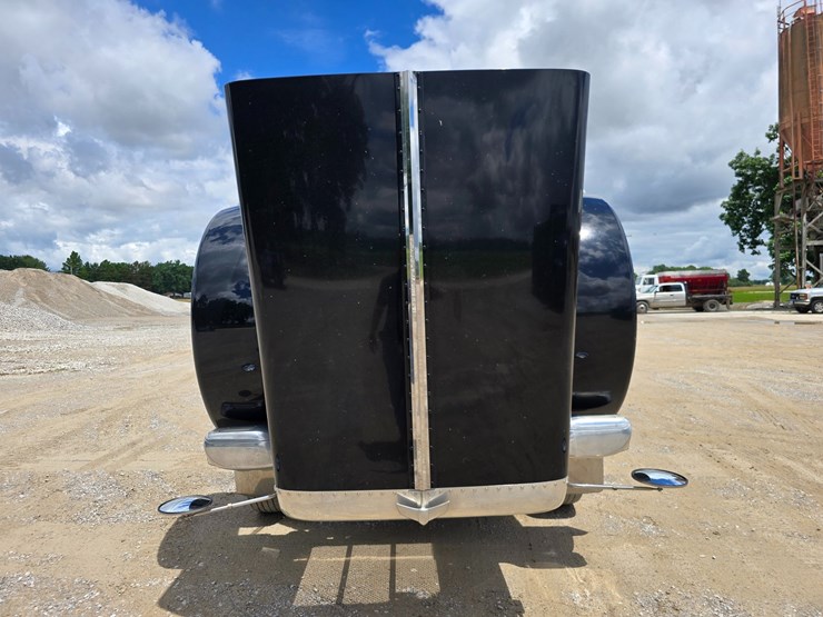 2014-peterbilt-389-image-34