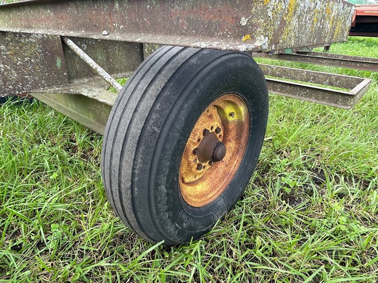 #2973-•-round-bale-wagon-image-8