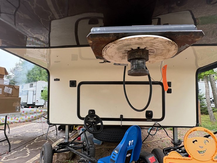 #5997-•-2015-forest-river-sierra-camper-(three-lakes,-wi)-(title-in-delay)-image-21