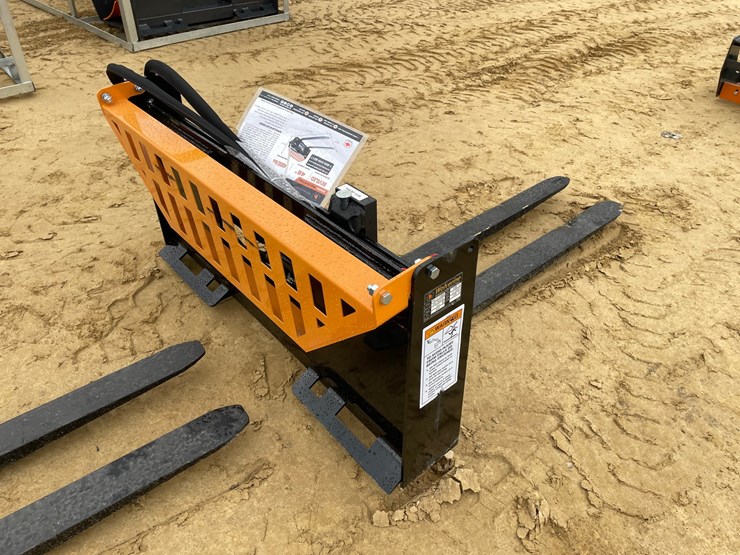 #2532-•-new-wolverine-pallet-fork-with-hydraulic-adjustable-image-4