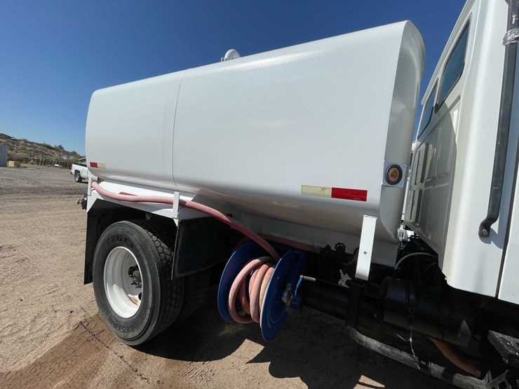 #1851-•-2000-sterling-7500-water-tank-truck-(has-nm-title)-image-77