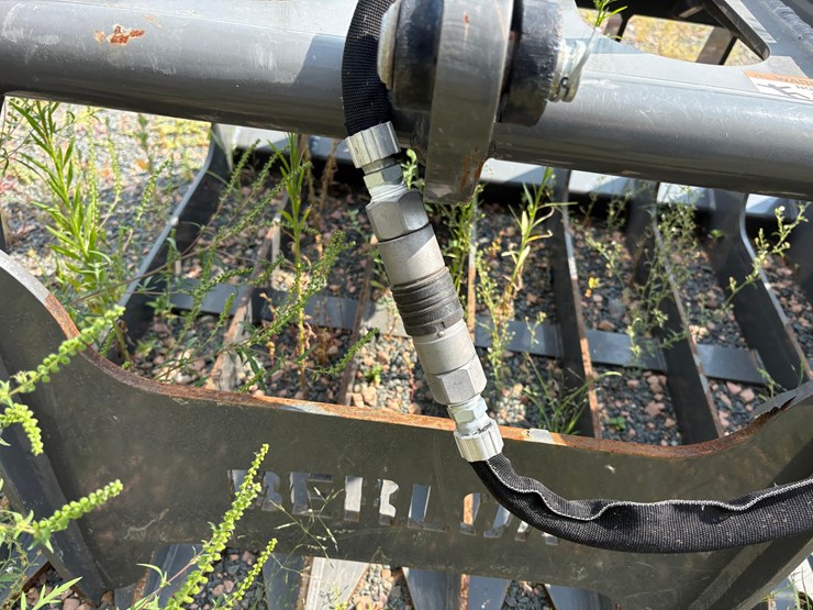 #514-•-2023-berlon-66"-grapple-(barron,-wi)-image-9