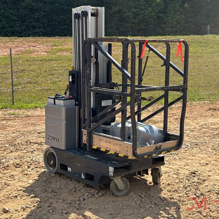 2021 JLG 20MVL
