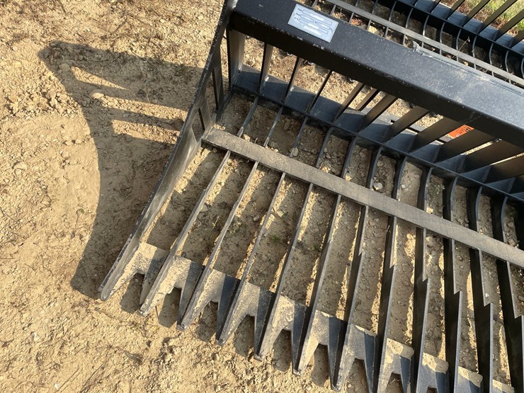 #2526-•-greatbear-skid-steer-rock-bucket-attachment-image-9