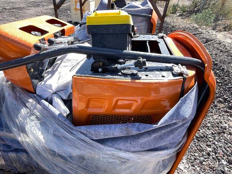 #2033-•-unused-2026-landhonor-mini-excavator-image-12