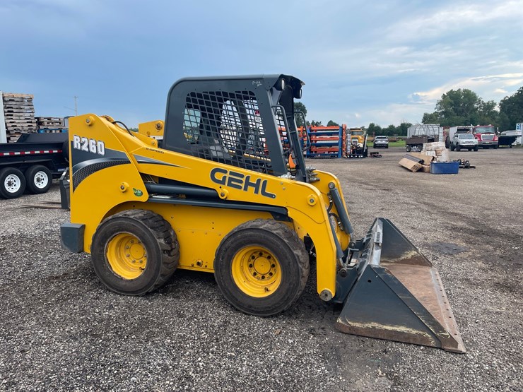 2018-gehl-r260-image-4
