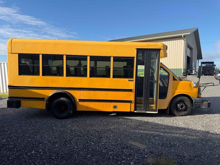 2009-chevrolet-20-passenger-school-bus-image-6