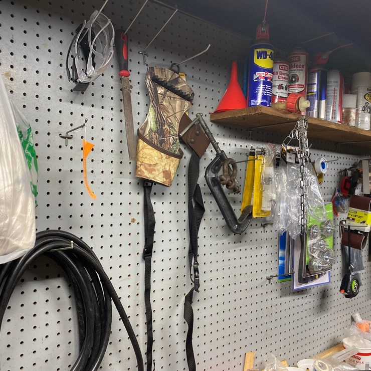 #6260 • Assortment of Shop Tools & Contents