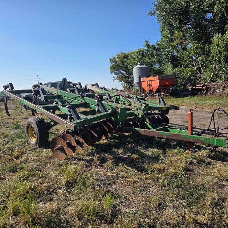 JOHN DEERE 714