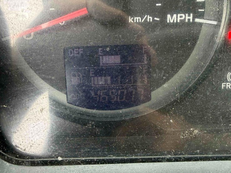 2015-hino-338-image-35