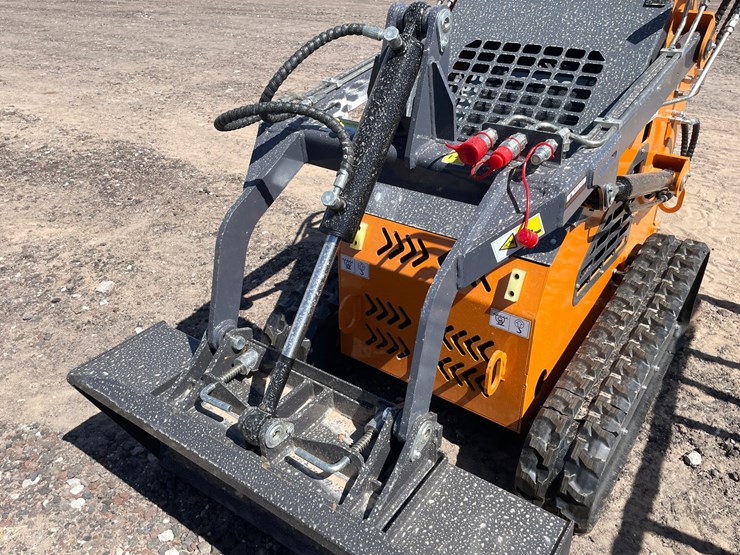 #2065-•-unused-2026-landhonor-mini-skid-steer-loader-image-16