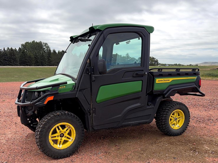 john-deere-gator-image-1