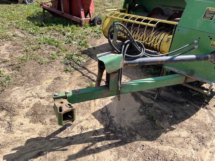 john-deere-336-image-13