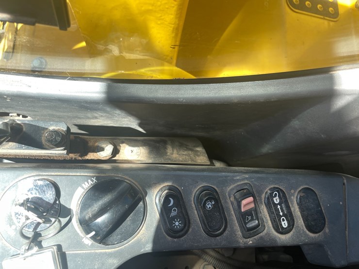 2019-komatsu-pc138us-image-95