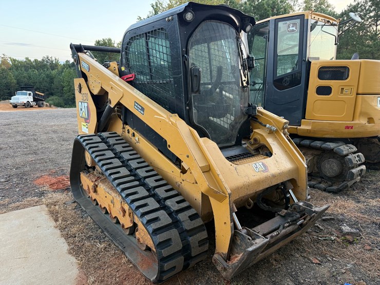 2021-caterpillar-299d3-image-4