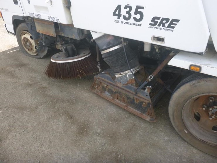 2005-isuzu-nqr-image-8