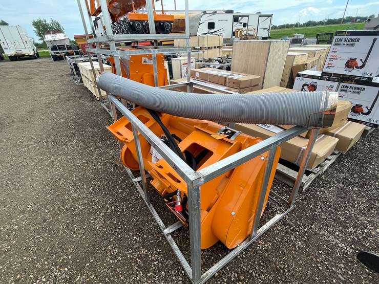 #5132-•-landhonor-double-discharge-concrete-mixer-image-1