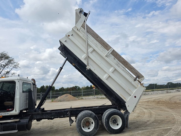 #25405-•-2003-mack-cv713-granite-truck-image-24