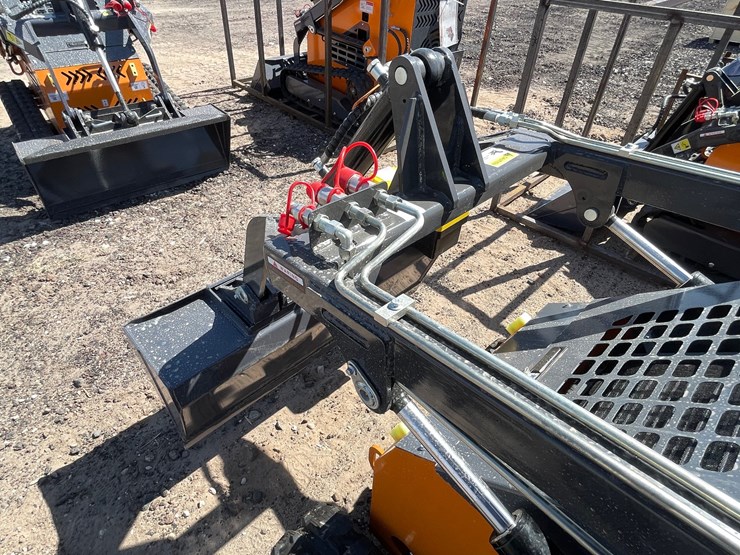 #2067-•-unused-2026-landhonor-mini-skid-steer-loader-image-22