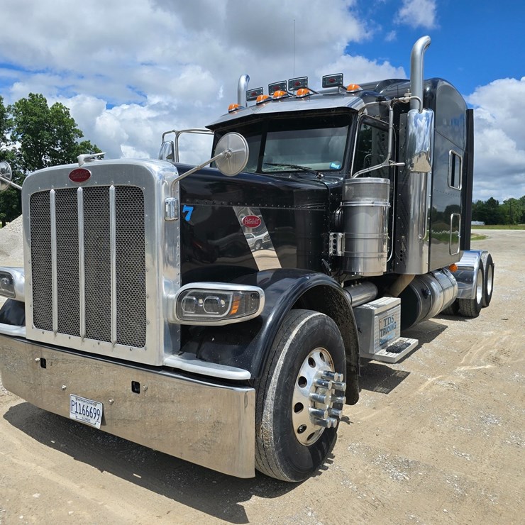 2014 PETERBILT 389