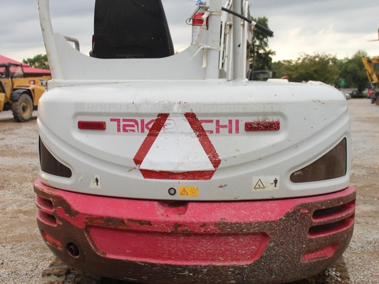 takeuchi-tb240-image-4