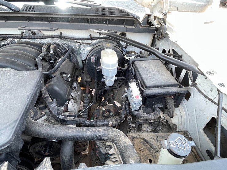 #1864-•-2018-chevy-work-truck-(has-nm-title)-image-96