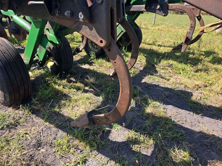 john-deere-2700-image-33