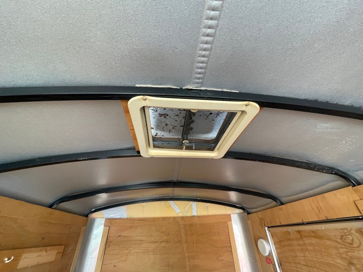 #2413-•-12'-single-axle-enclosed-trailer-(no-title)-image-27