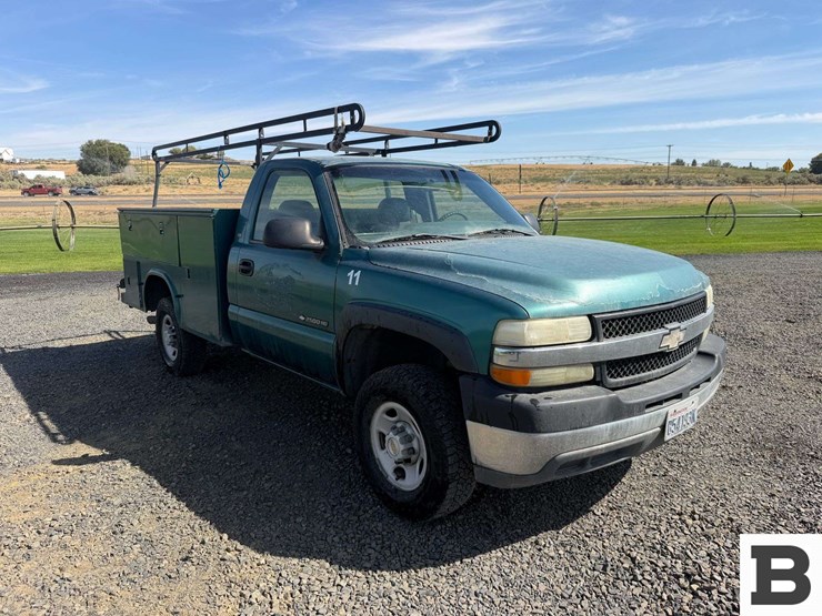 2002-chevrolet-silverado-2500-image-7
