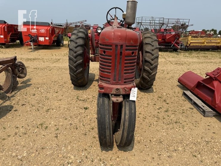 1955-farmall-300-image-2
