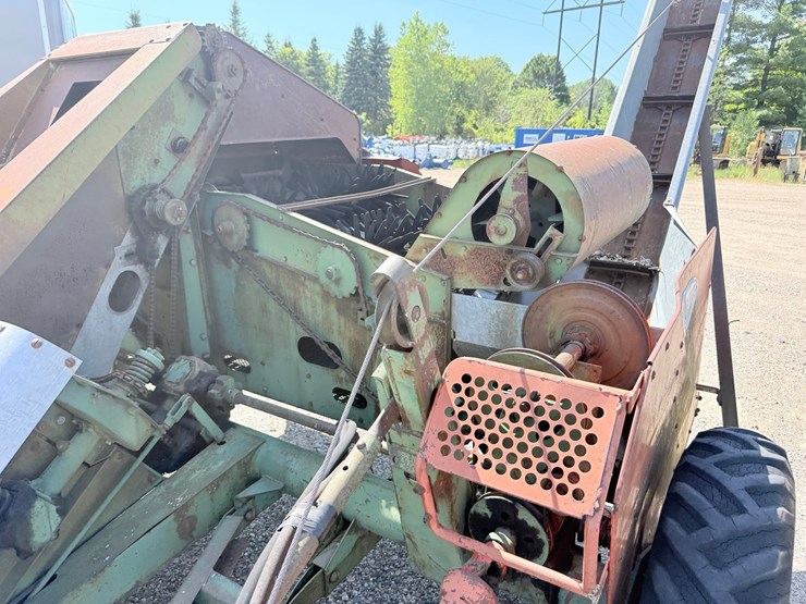 #621-•-new-idea-corn-picker-(rogers,-mn)-image-3