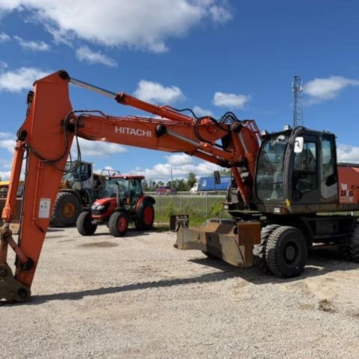 2014 HITACHI ZX220W-3