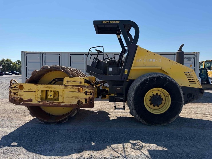 bomag-bw211d-3-image-2