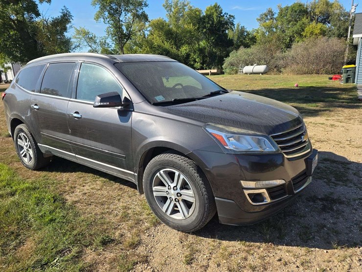 2014-chevrolet-traverse-lt-image-4