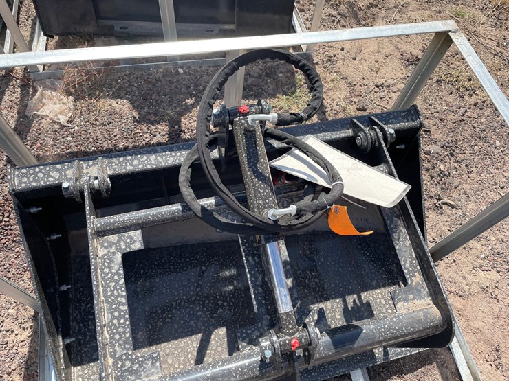 #2410-•-unused-2026-landhonor-mini-skid-steer-grapple-bucket-image-6