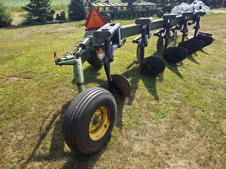 john-deere-2700-image-11