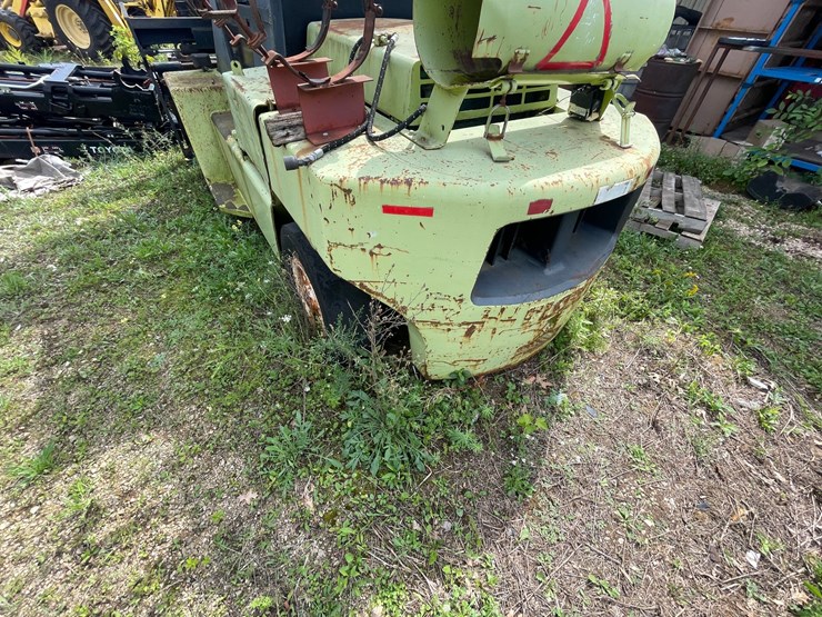 #135-•-clark-forklift-(shawano,-wi)-image-23