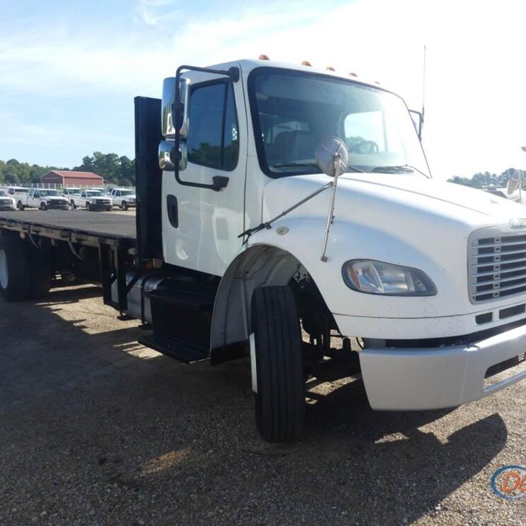 2014 FREIGHTLINER M2 106