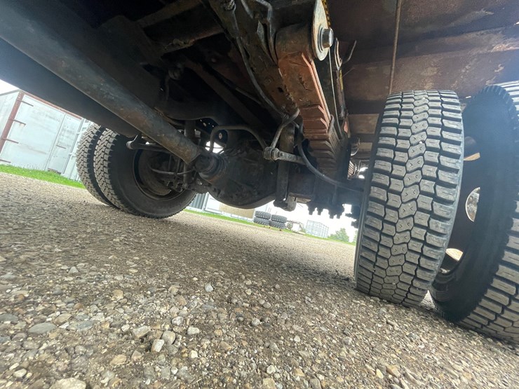 2005-ford-f550-xl-image-10
