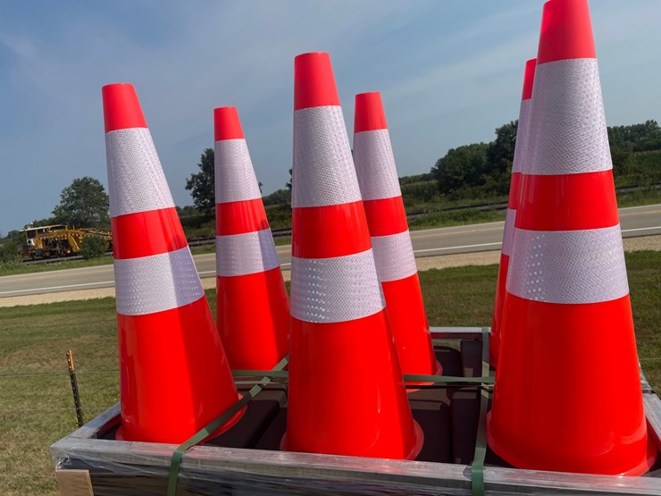 #2508-•-greatbear-highway-safety-cones-image-6