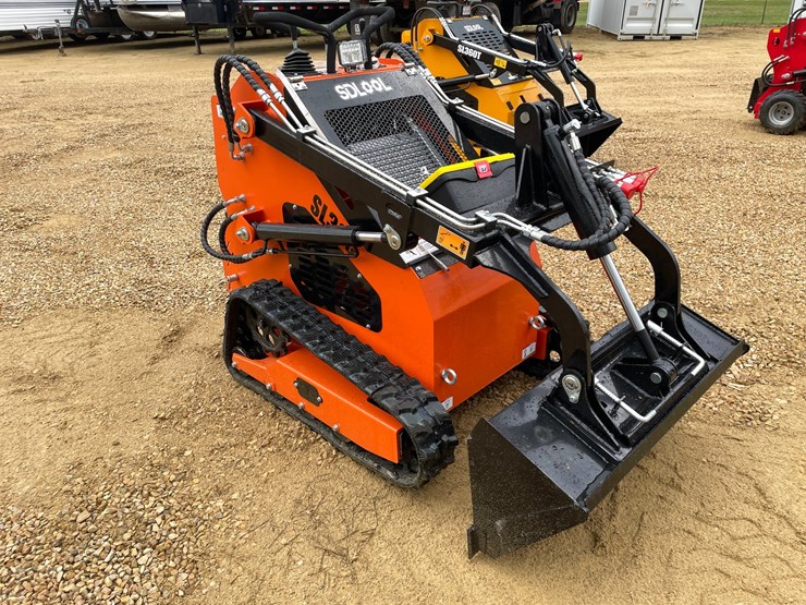 #1260-•-mms-skid-steer-loader-image-3