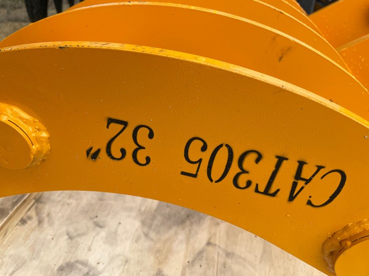 caterpillar-305-image-10