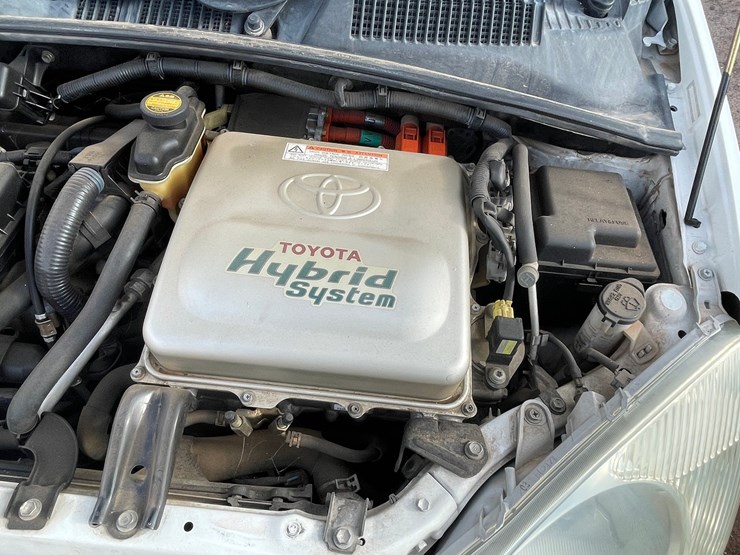 #1853-•-2002-toyota-prius-(title-in-delay)-image-52