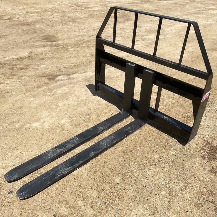 #2223 • Kivel 3,500 Lbs. 48" Pallet Forks