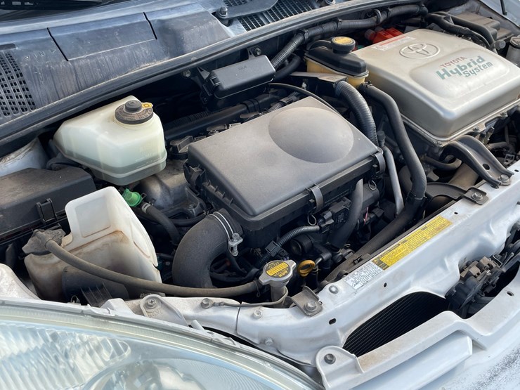 #1853-•-2002-toyota-prius-(title-in-delay)-image-55