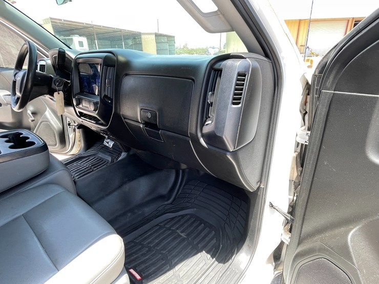 #1864-•-2018-chevy-work-truck-(has-nm-title)-image-80