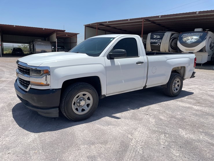 #1864-•-2018-chevy-work-truck-(has-nm-title)-image-1
